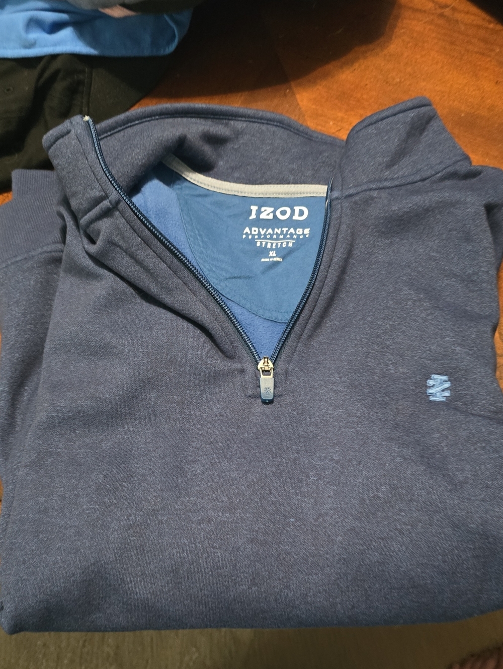 Brand New Izod 3/4 Pullover.